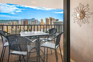 2240 Kuhio Ave, Unit 3106 in Honolulu, HI - Building Photo