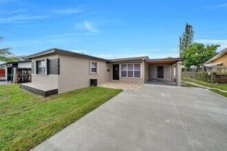 7762 Plantation Blvd in Miramar, FL - Building Photo - Building Photo