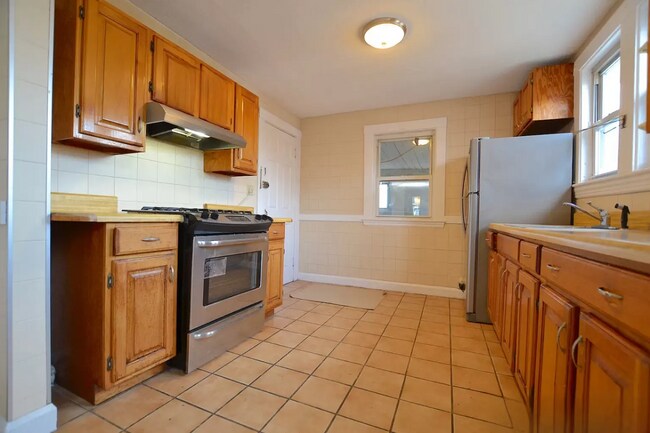 115 Lanark Rd, Unit 1