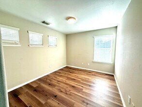 107 W Spindle Tree Cir in The Woodlands, TX - Building Photo - Building Photo