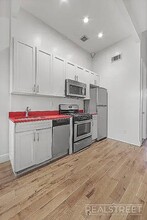 Wilson Avenue in Brooklyn, NY - Foto de edificio - Building Photo