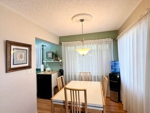 2840 Cynthia Ln in Lake Worth Beach, FL - Building Photo - Building Photo