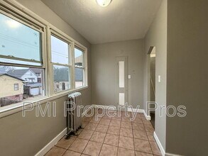 1560 S 7th St in Milwaukee, WI - Building Photo - Building Photo