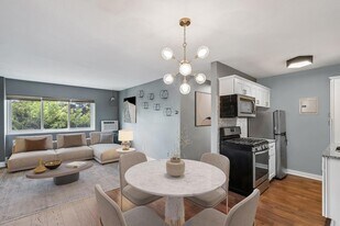 504 W Franklin Ave in Minneapolis, MN - Building Photo