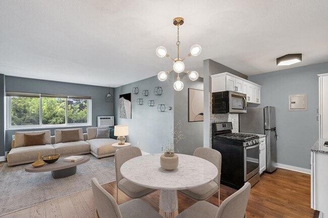property at 504 W Franklin Ave