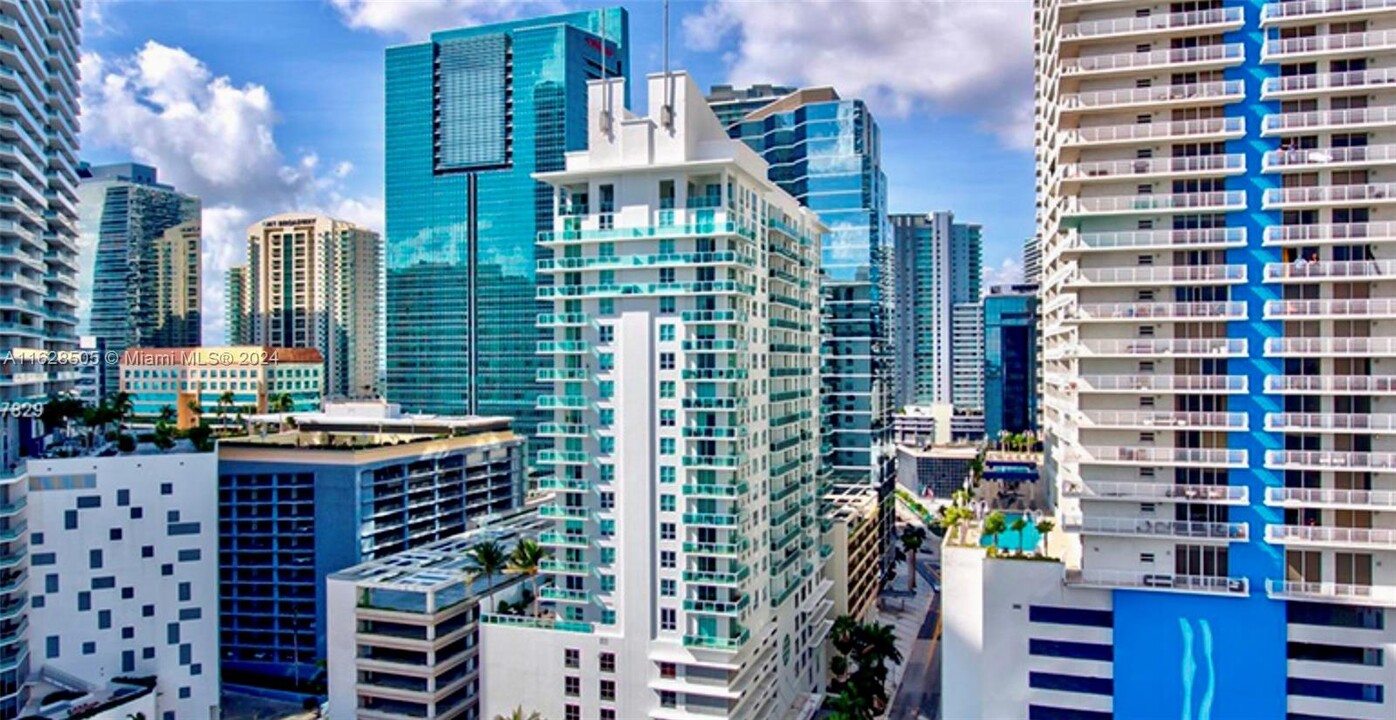 186 SE 12th Ter, Unit 2302 in Miami, FL - Foto de edificio