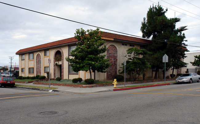 11813 Acacia (55+ Senior Community) in Hawthorne, CA - Building Photo - Building Photo