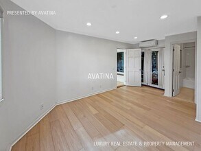 2330 Kaola Way in Honolulu, HI - Building Photo - Building Photo