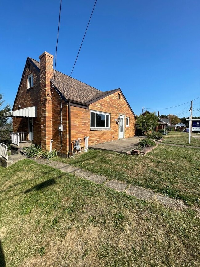 1015 Pleasant Ave in McKeesport, PA - Building Photo - Building Photo