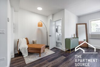 1555 W Hollywood Ave in Chicago, IL - Building Photo - Building Photo