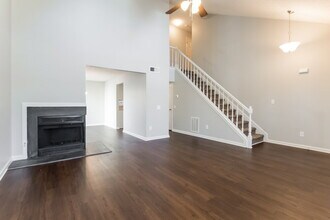 1902 Shadbark Ct in Acworth, GA - Foto de edificio - Building Photo