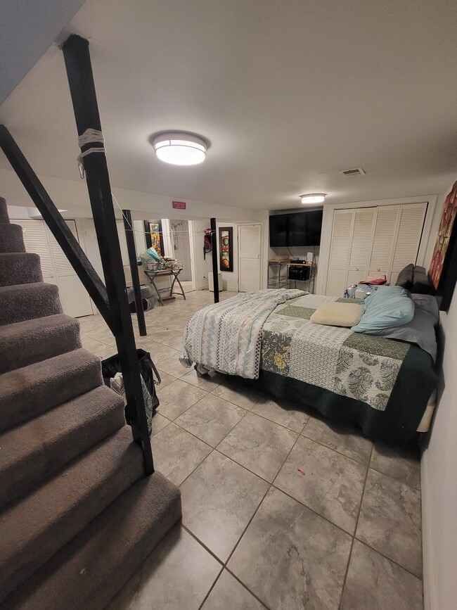 120 White Oak Ter, Unit A