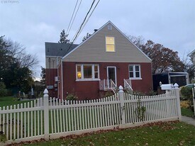 54 Eastwood Ave in Deer Park, NY - Building Photo