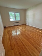 6 Highland Terrace in Manhasset, NY - Building Photo - Building Photo