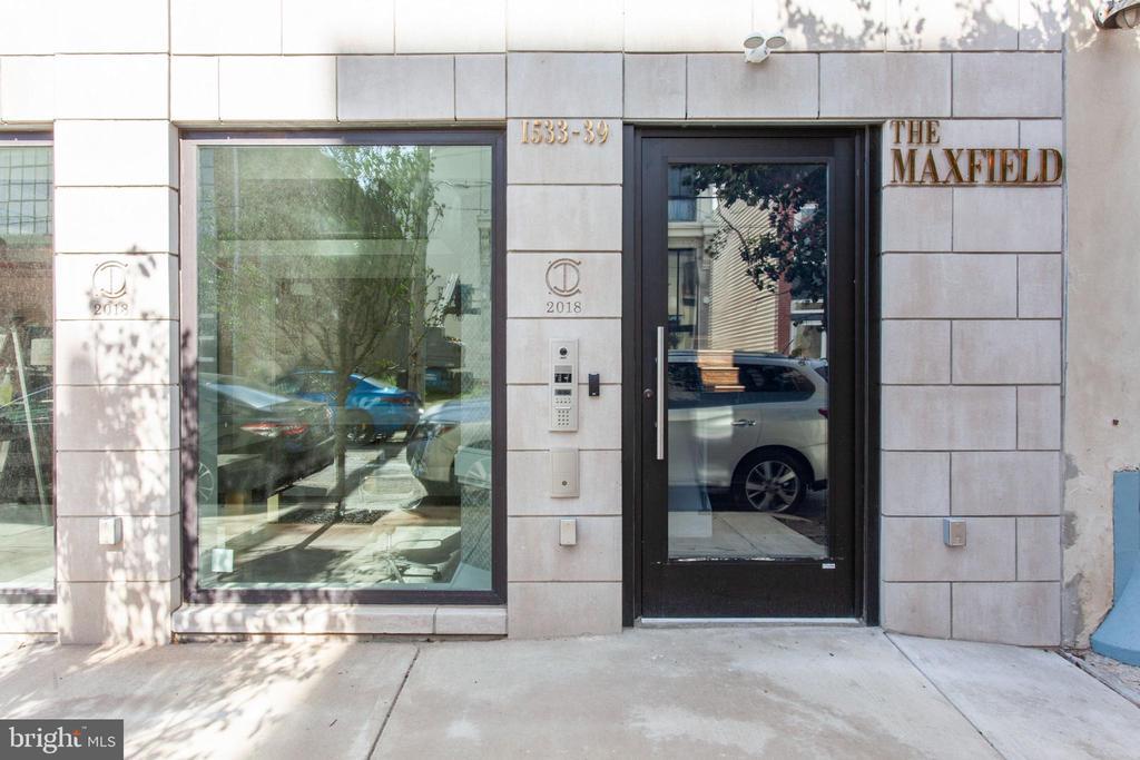 1533 Parrish St in Philadelphia, PA - Building Photo