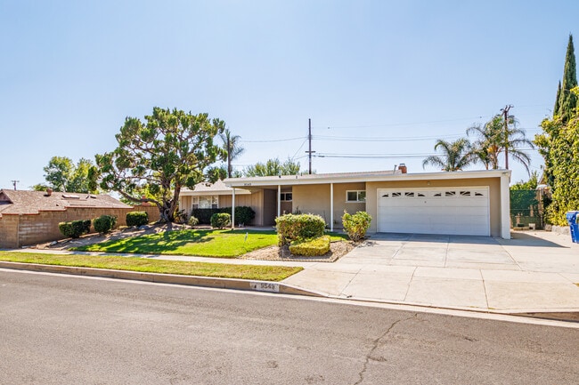 9549 Forbes Ave in Northridge, CA - Building Photo - Building Photo