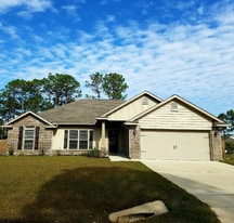 9154 Deer Ln in Navarre, FL - Building Photo