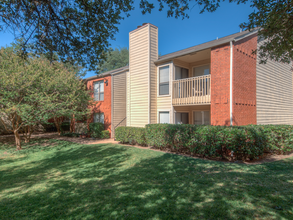 Woodchase Apartments in Austin, TX - Building Photo - Building Photo