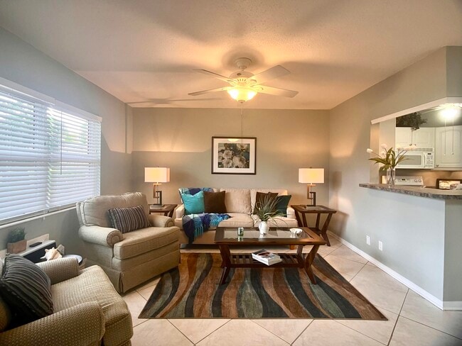 243 Coventry K in West Palm Beach, FL - Building Photo - Building Photo