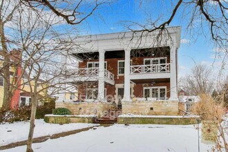 945 Woodruff Place Middle Dr in Indianapolis, IN - Building Photo - Building Photo