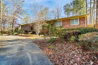648 Cativo Dr SW in Atlanta, GA - Building Photo - Building Photo