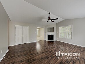 3012 Brittany Dr in Clayton, NC - Building Photo - Building Photo