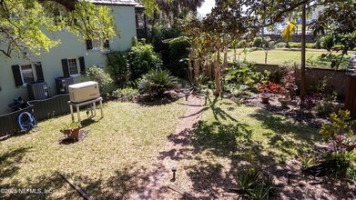 76 Marine St, Unit 8U-1 in St. Augustine, FL - Foto de edificio - Building Photo
