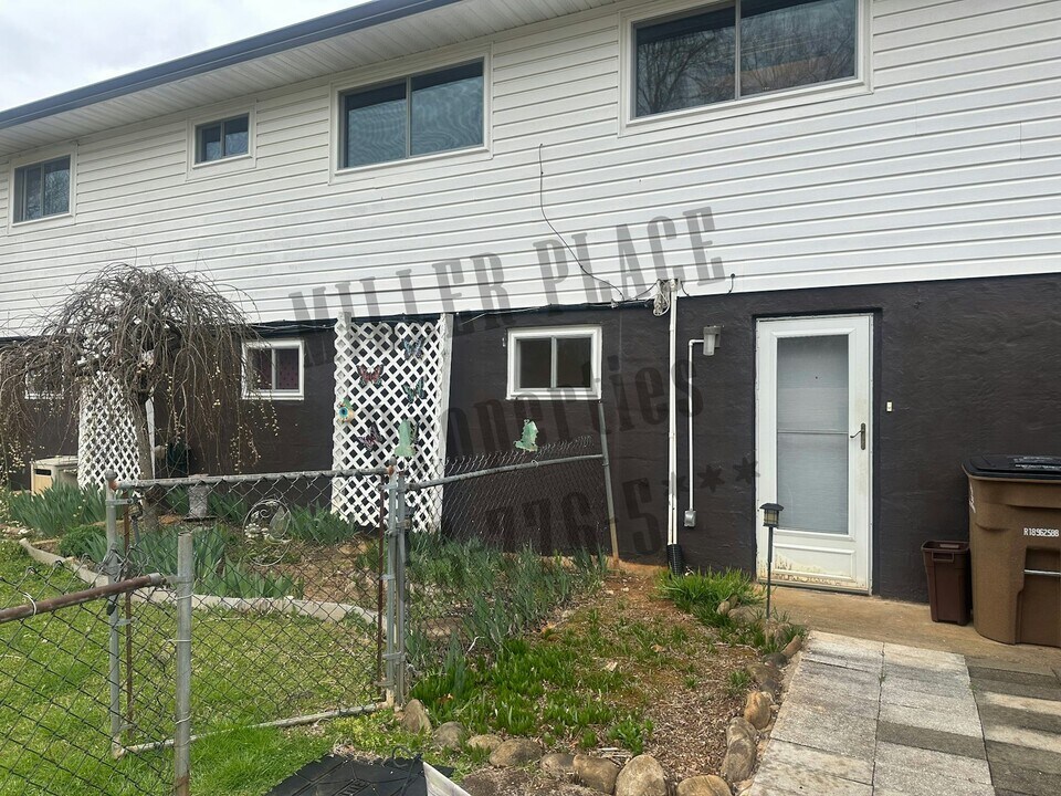 1900 McClain Dr in Knoxville, TN - Building Photo