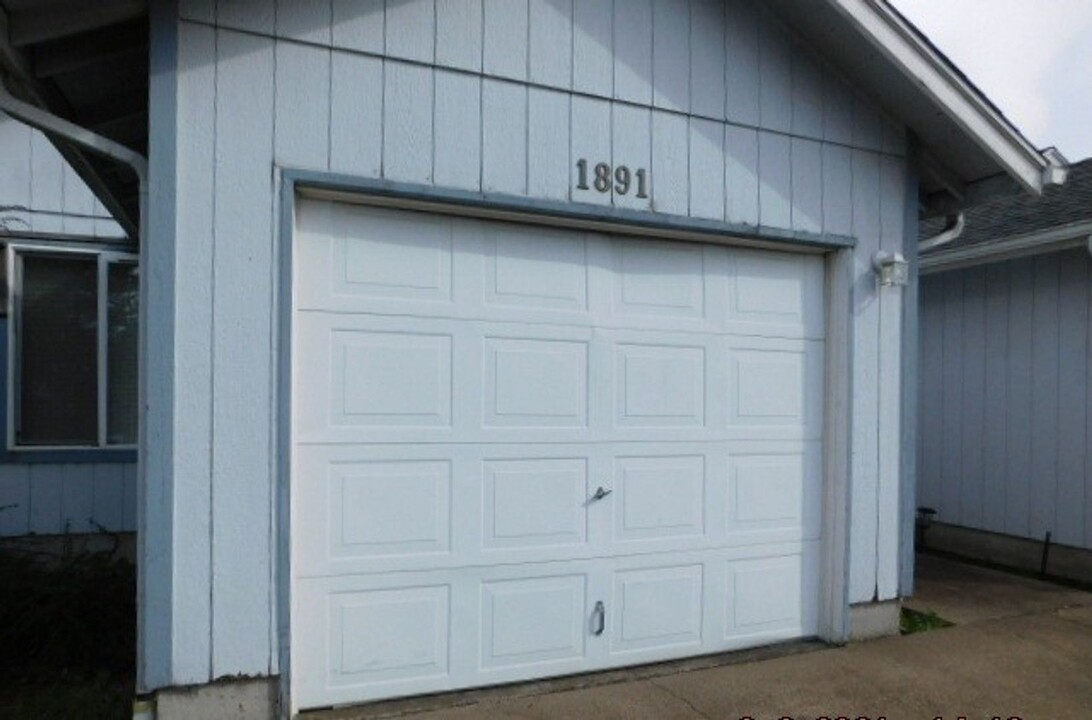 1891-1893 Rye St SE in Albany, OR - Building Photo