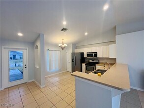 313 NE 30th St in Cape Coral, FL - Building Photo - Building Photo