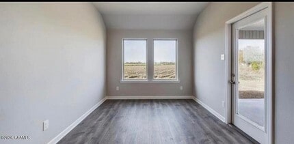 121 Autumn Dr in Crowley, LA - Building Photo - Building Photo