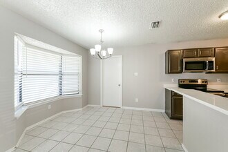 907 Cedar Run Dr in Duncanville, TX - Foto de edificio - Building Photo