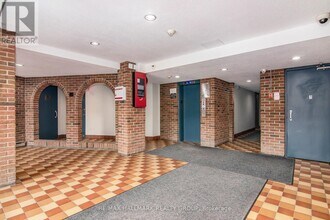 2041 Arrowsmith Dr in Ottawa, ON - Building Photo - Building Photo