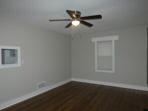 4721 NE 47th Terrace in Kansas City, MO - Building Photo - Building Photo