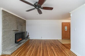 4825 Trail Lake Dr in Fort Worth, TX - Building Photo - Building Photo