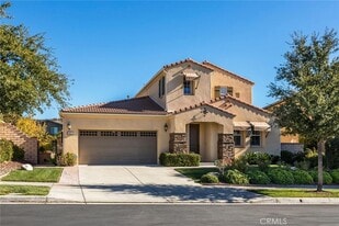 24824 Carbon Ln in Santa Clarita, CA - Building Photo