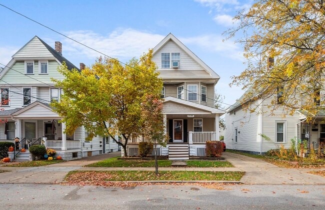 2026 Dowd Ave, Unit Lower