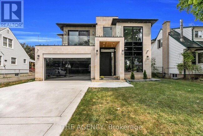 9 Earl St in Mississauga, ON - Building Photo - Building Photo