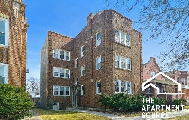 4521 N Harding Ave, Unit 1 in Chicago, IL - Foto de edificio