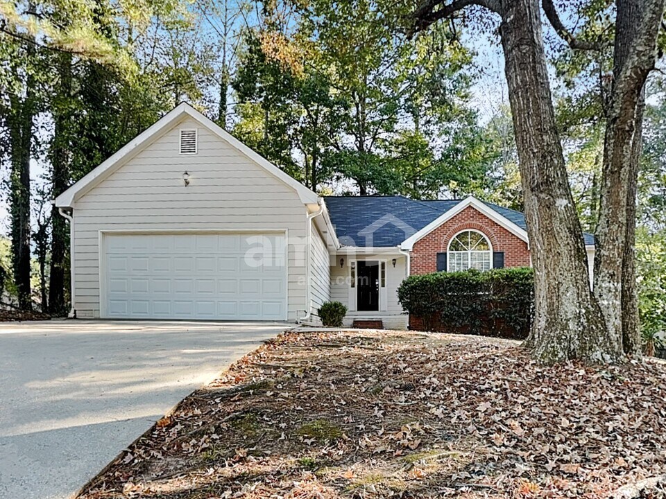 401 Streamview Ln in Stockbridge, GA - Building Photo