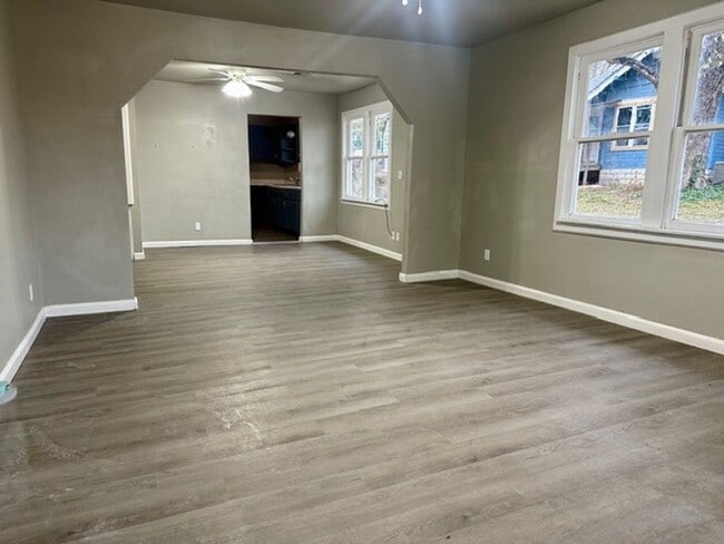 18 E Burns St in Shawnee, OK - Building Photo - Building Photo