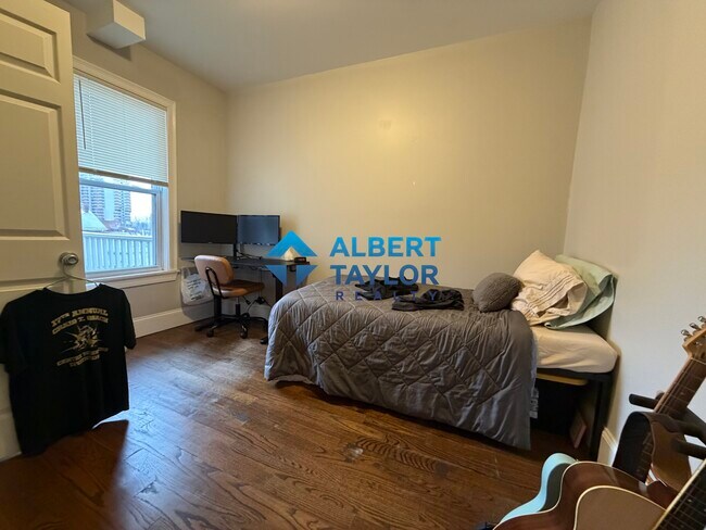 29 Darling St, Unit 1 in Boston, MA - Foto de edificio - Building Photo