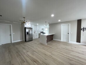 10691 NW 28th St in Sunrise, FL - Building Photo - Building Photo