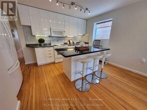 8 Bonfield Ave in Toronto, ON - Building Photo - Building Photo