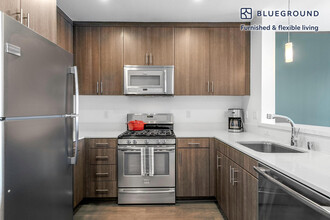 375 N La Cienega Blvd in West Hollywood, CA - Foto de edificio - Building Photo