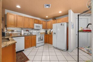 5260 Grande Palm Cir in Delray Beach, FL - Building Photo