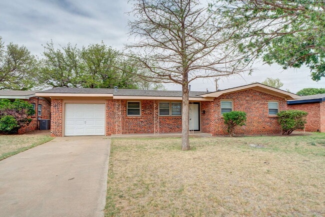 4916 46th St in Lubbock, TX - Building Photo - Building Photo
