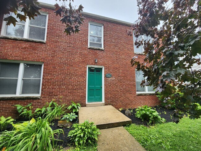 722 Kenwick Rd-Unit -D in Columbus, OH - Building Photo - Building Photo