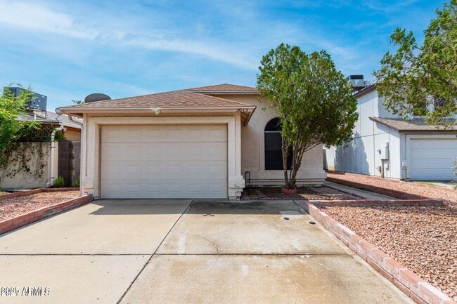 property at 3013 E Bluefield Ave