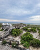 1990 S Fletcher Ave, Unit 6 in Fernandina Beach, FL - Building Photo